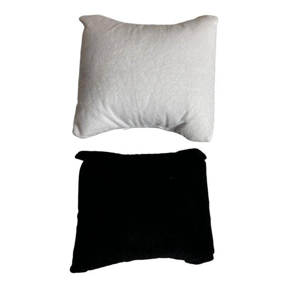 1 Black & 1 White Velveteen Bracelet Display Pillow Set NIP Storage Elegant - Picture 1 of 6
